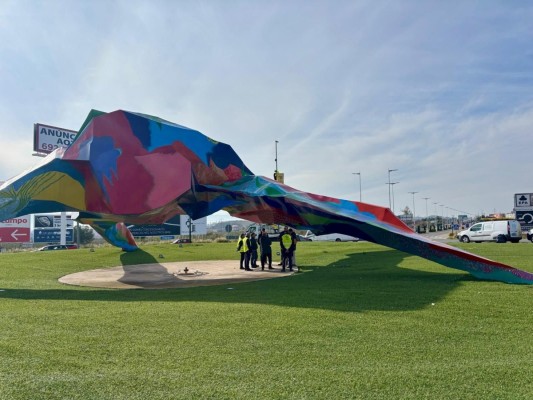 La fuente ‘Ninfa del Agua’ vuelve a funcionar en el acceso a Murcia desde la A-7