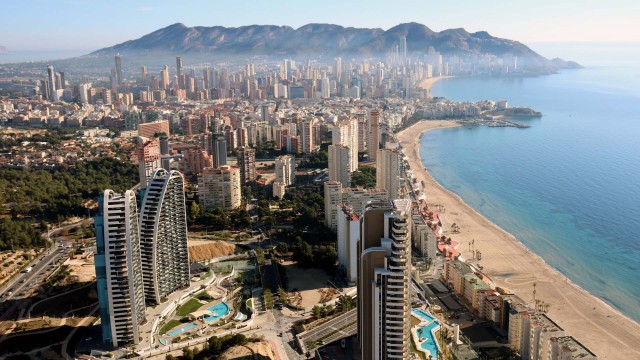 Benidorm recibe 150.000 euros de la Diputación para ayudar a familias vulnerables
