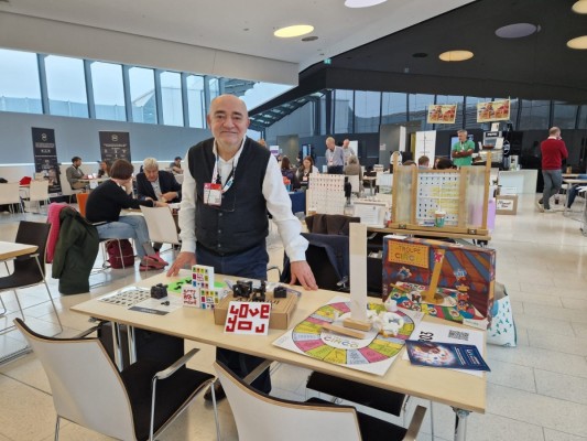 El catedrático Gabriel Songel (UPV), entre los 100 mejores diseñadores de juegos de mesa por segundo año consecutivo
