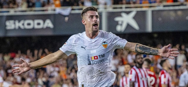 Santamaría busca salida y el Valencia CF solo ficharía una 'guinda'