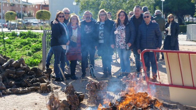Vila-real lleva la tradición y la fiesta a los barrios con un Fem Xulla solidario y multitudinario