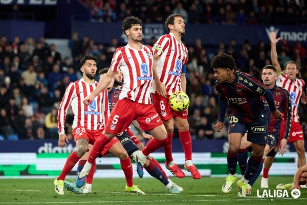 Primera portería a cero del Levante en casa y segunda con Castro en cinco duelos