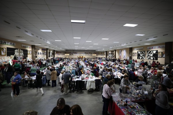 Más de 700 artesanas se dan cita en Burriana en el XXVII Encuentro de Bolilleras