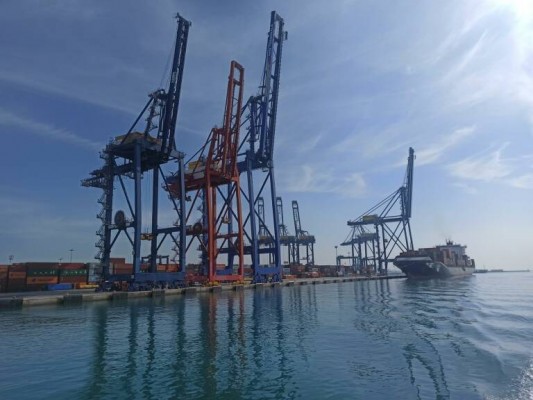 El tráfico de mercancías en los puertos españoles crece un 3% hasta julio
