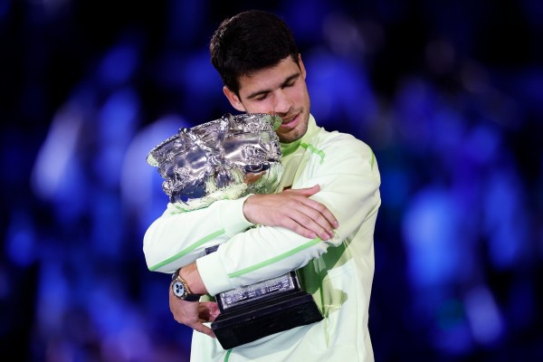 La nueva leyenda vence a la de todos los tiempos: Alcaraz es campeón en Australia frente a Djokovic 