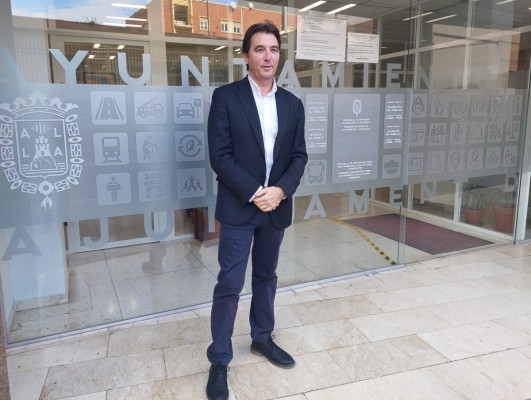 Alicante lanza las ayudas de 200 euros para los jóvenes que se saquen el carnet de conducir