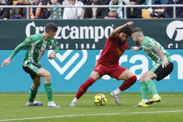 Las notas del Betis 2-1 Valencia CF: La 'chispa' de Danjuma no fue suficiente