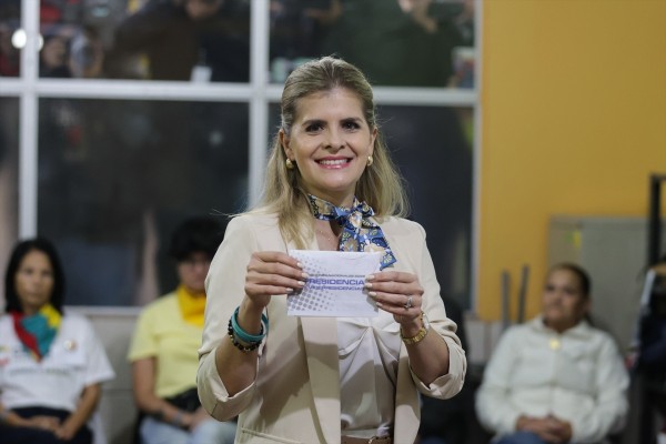 La oficialista Laura Fernández se hace con la Presidencia de Costa Rica en la primera vuelta