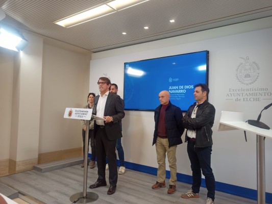 Vía libre al reglamento de la carrera profesional en Elche: dudas de sindicatos e incentivos de 1.000 a 13.200 euros