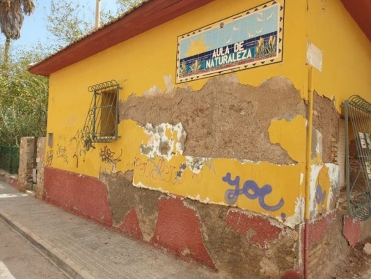 Denuncian el abandono del Aula de la Naturaleza de Los Urrutias que presenta 