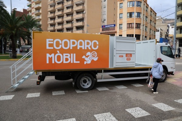 Cullera estrena un ecoparque móvil que recorrerá todo el municipio