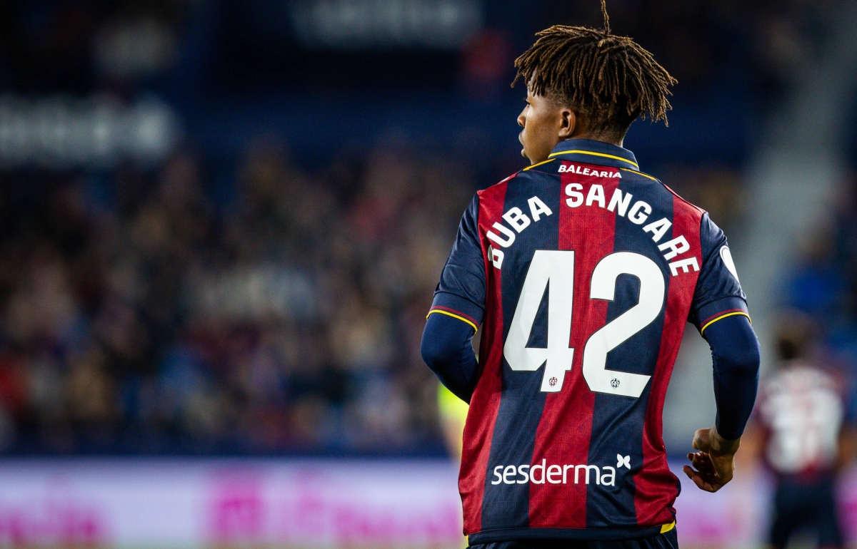 El Elche CF resuelve el entuerto de Álvaro Núñez ingresando un millón de euros y obteniendo la cesión de Buba Sangaré