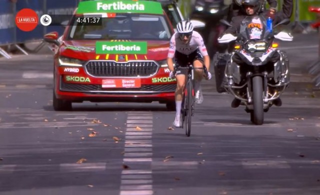 Adam Yates se impone en Granada, O'Connor mantiene el jersey rojo
