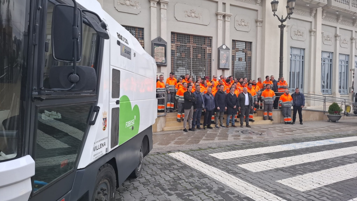 Villena presenta la nueva contrata de limpieza y recogida de residuos, con un coste anual de 3,6 millones