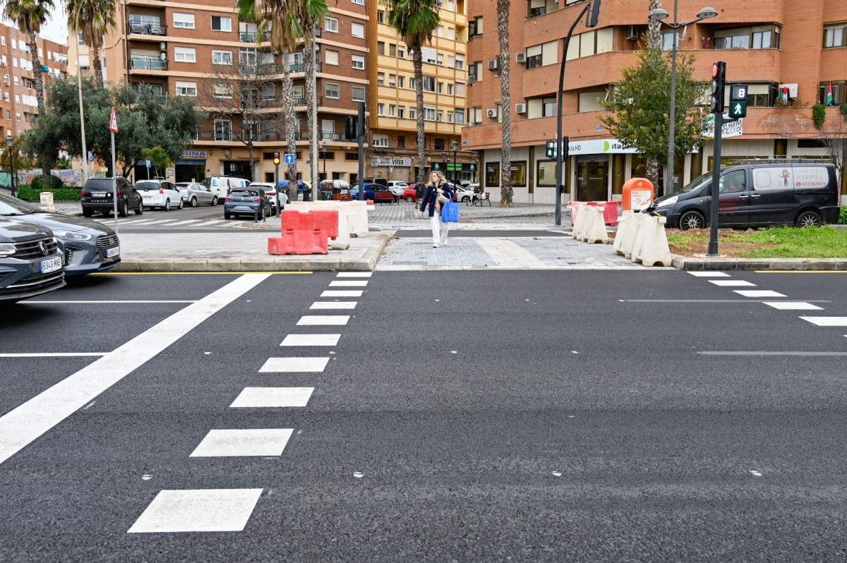 Cambios en la movilidad de València: adiós al semáforo ámbar y multas automáticas por invadir el carril bus