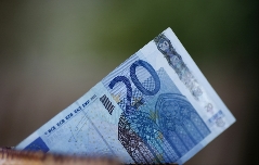 El euro supera los 1,16 dólares ante la expectativa de un alto el fuego en Irán