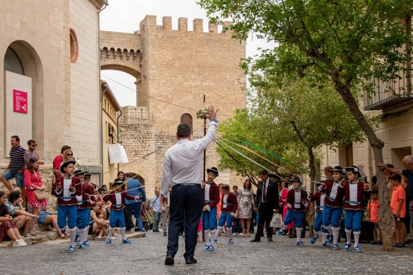 Las danzas de Arts i Oficis y los Teixidors protagonizan la penúltima jornada del 55 Sexenni 