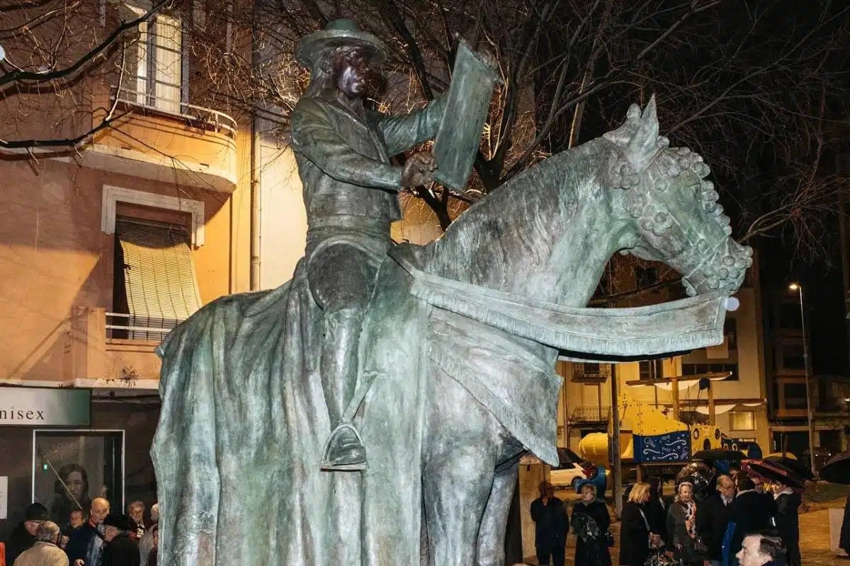 Castelló instalará iluminación en la escultura del Pregoner antes de las Fiestas de la Magdalena