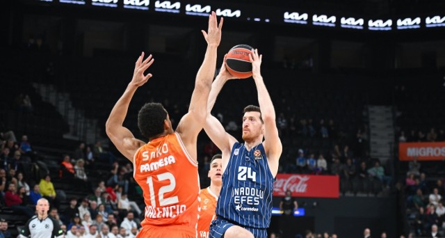 'Bochorno' en Estambul: el Valencia Basket, barrido por un débil Efes