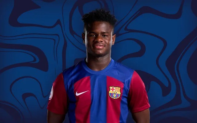 El defensa Mikayil Faye, traspasado del Barcelona al Rennes por 10 millones de euros