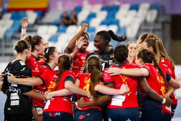 Las 'Guerreras juveniles' hacen historia y se coronan campeonas del mundo (22-23)