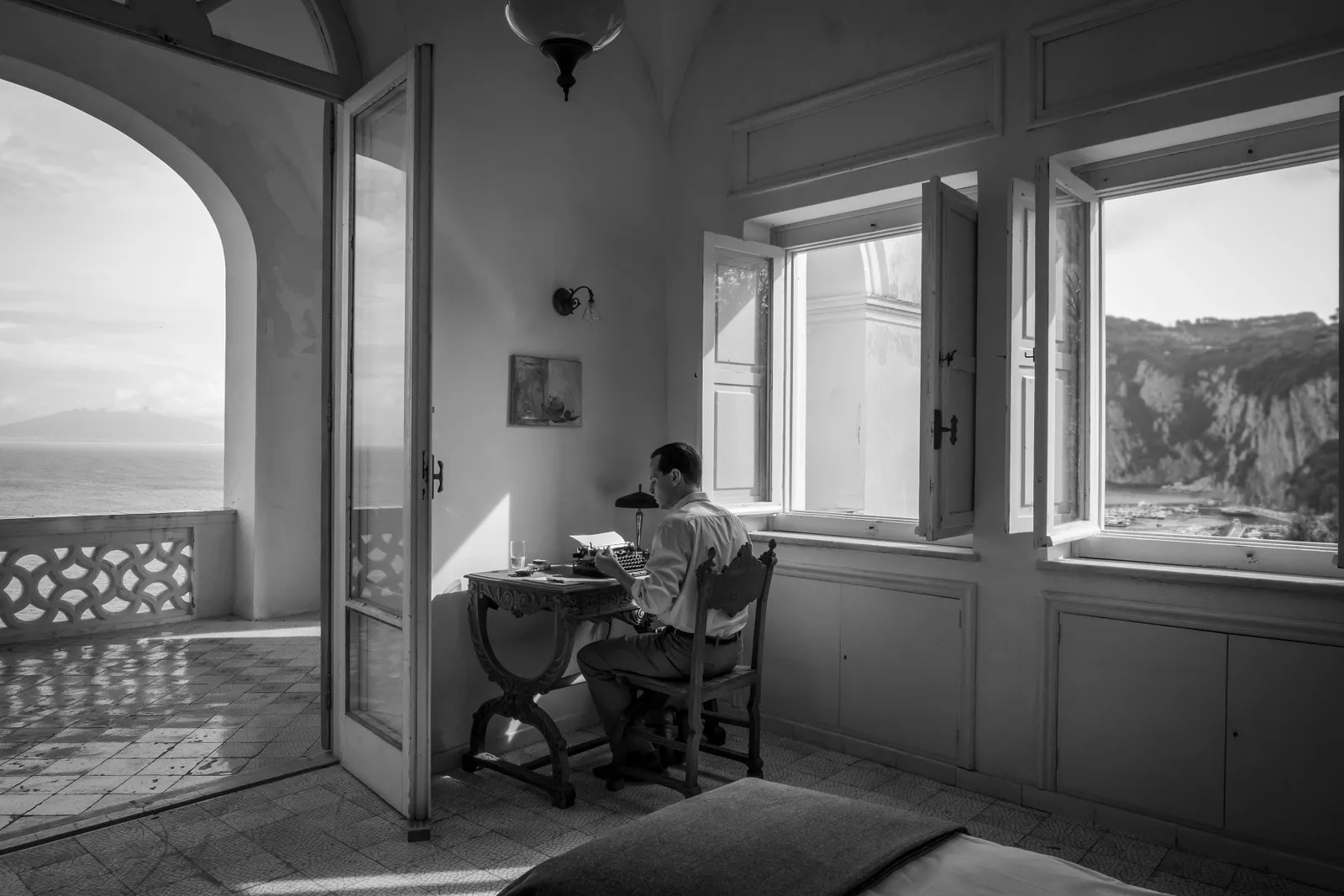 Se busca piso en Macondo: hogares imaginarios a los que mudarte cuando te suban el alquiler
