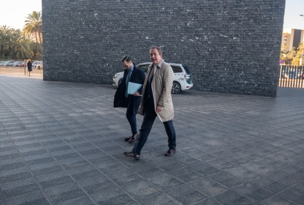 El instructor que propuso el descenso administrativo del Elche CF sostiene que Anguix y su consejo pudieron evitarlo pagando