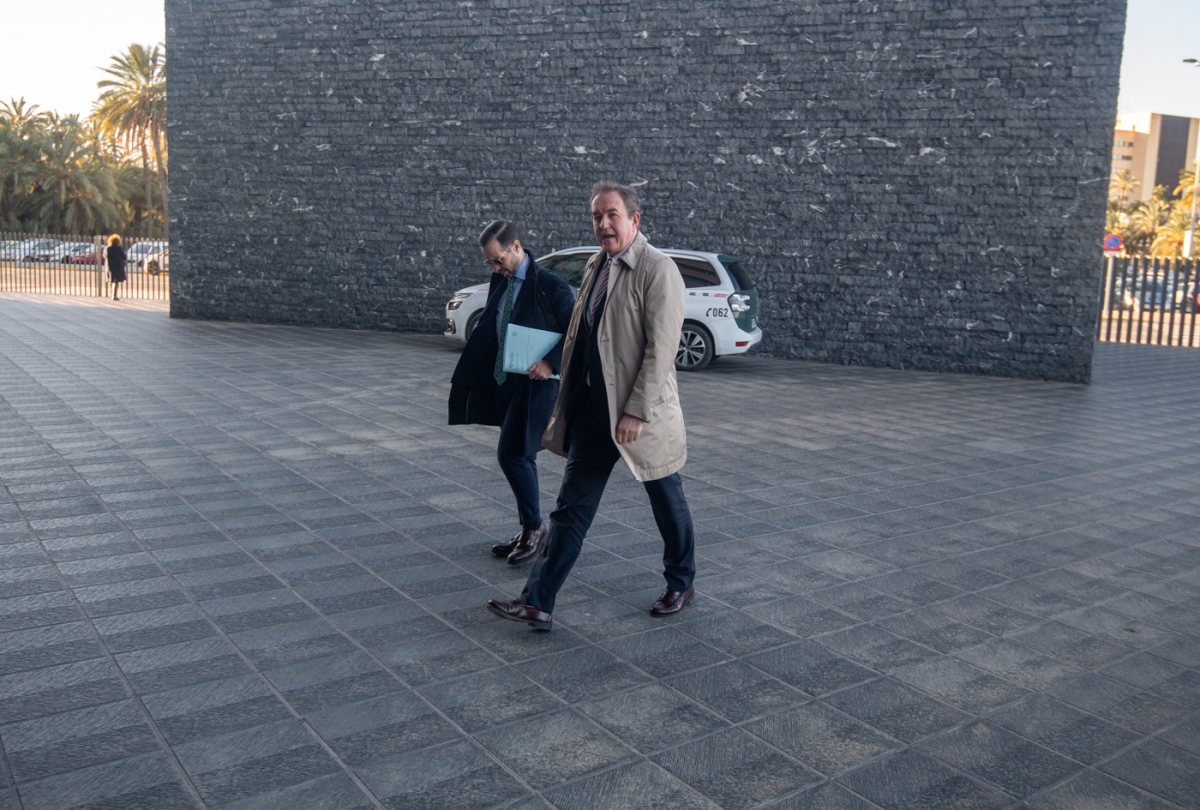 El instructor que propuso el descenso administrativo del Elche CF sostiene que Anguix y su consejo pudieron evitarlo pagando