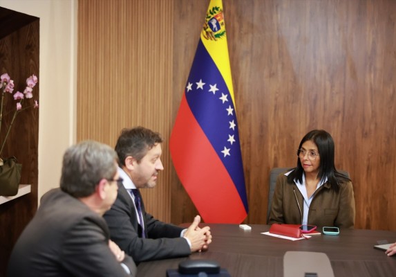 Delcy Rodríguez se reúne con Repsol tras la aprobación de la ley de hidrocarburos en Venezuela