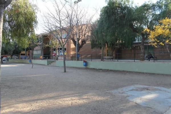 El Ayuntamiento de Torrent sustituirá el salvaescaleras del CEIP San Pascual al no poder ser reparado