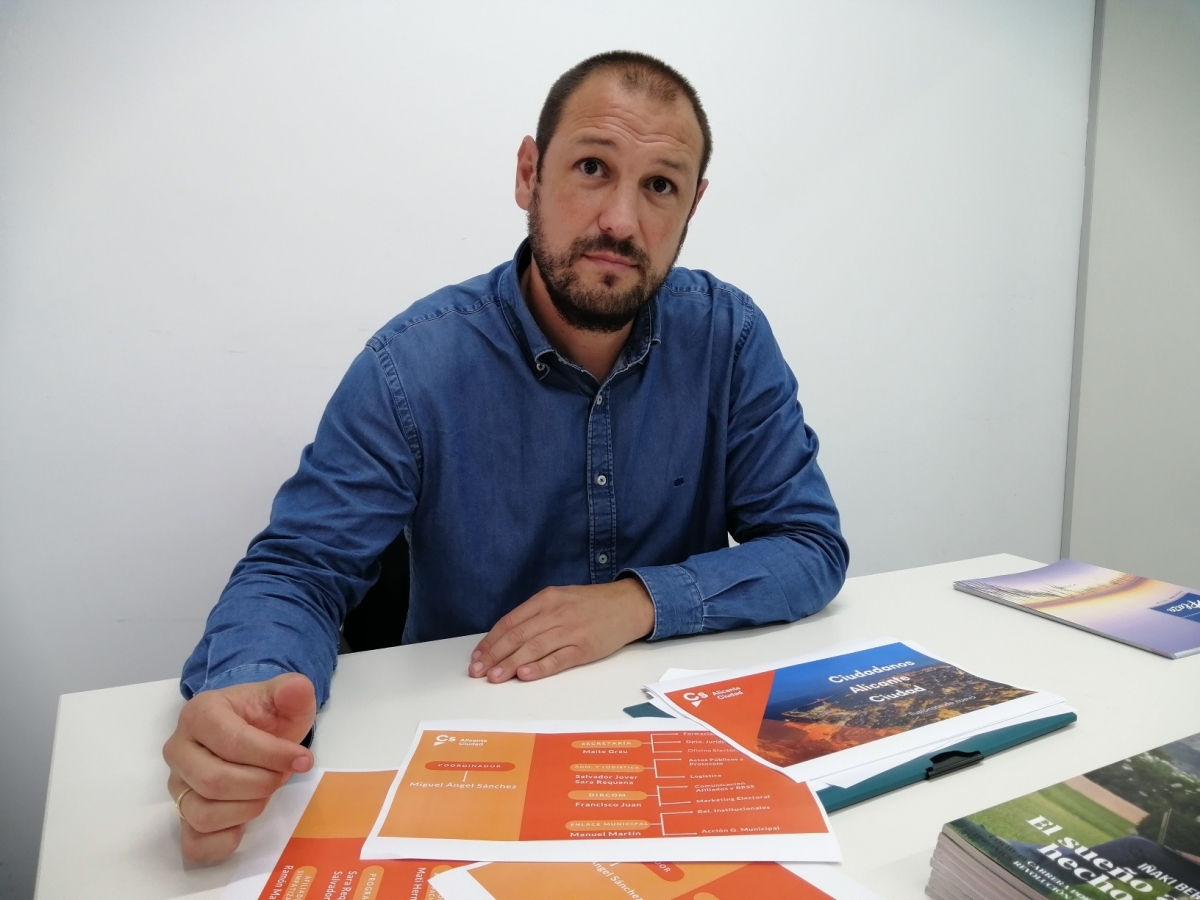 La crisis de las VPP de Alicante 'salpica' al jefe de gabinete de la Conselleria de Innovación y Turismo