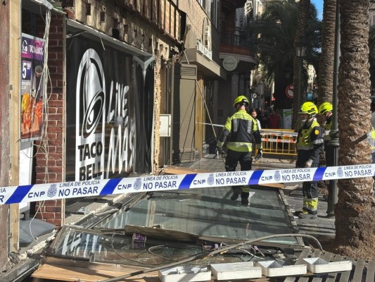 Emergencias eleva a naranja la alerta por vientos en Valencia y el Ayuntamiento cierra parques y suspende actividades