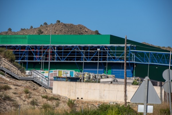 Vecinos de El Campello por el aumento del vertedero: 