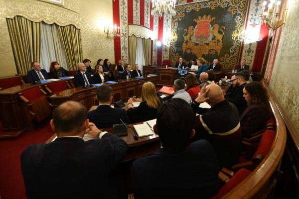 Bloque político (incluido el PP) para fiscalizar la gestión de las viviendas de VPP en Alicante
