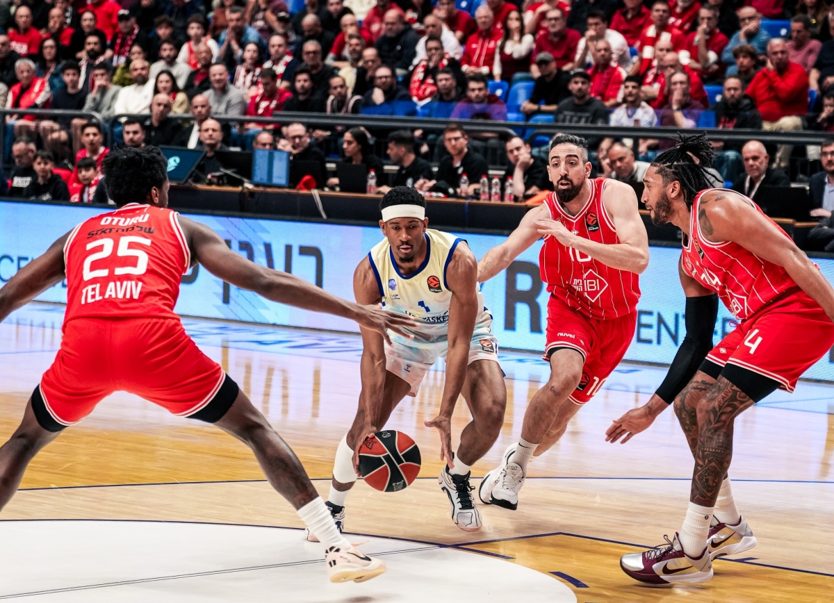 Valencia Basket 'asalta' Tel Aviv en la prórroga con un Jean Montero de otro planeta