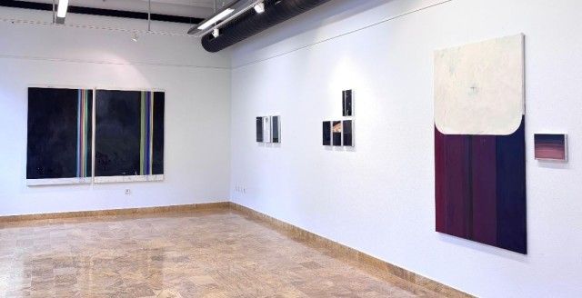 La artista murciana Paula Rubio expone sus interpretaciones pictóricas de capturas de pantallas realizadas con el móvil