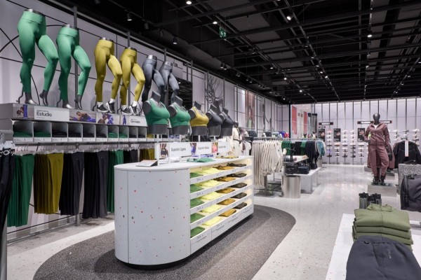 Nike abre una nueva tienda en Zenia Boulevard con 300 metros cuadrados y 15 empleados