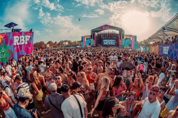 Reggaeton Beach Festival anuncia una nueva dirección y la entrada de socios internacionales