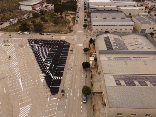 Petrer amplía el estacionamiento en el polígono de Les Pedreres con un nuevo aparcamiento de 42 plazas financiado por el IVACE