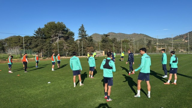 El Efesé persigue ante el filial del Sevilla, rival en descenso, su primer triunfo del año