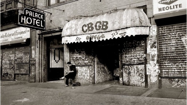 El disco que cuenta la historia del CBGB con temas de Ramones, Blondie, Cramps y otras bandas olvidadas