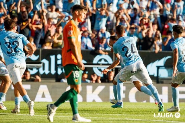 El Celta barre al Valencia y Conde y Ayoze dan tres puntos al Villarreal ante el Sevilla
