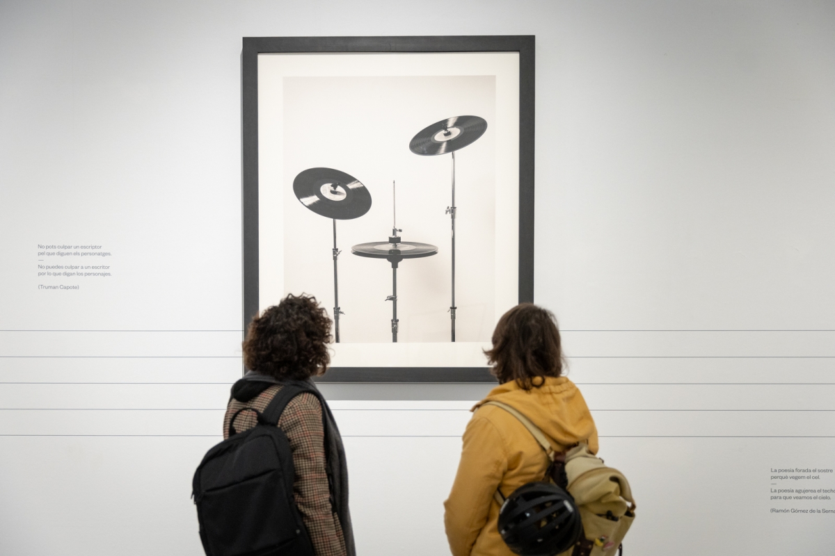 Chema Madoz despliega su “sinfonía fotográfica” en el Centre del Carme
