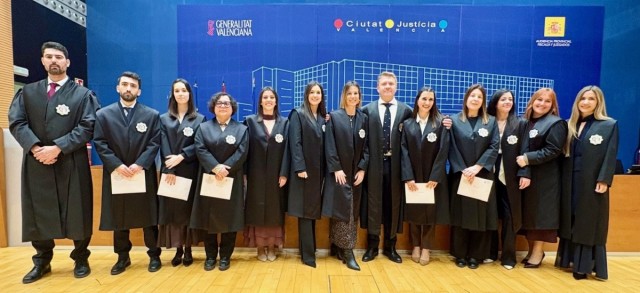 Los 12 jueces de la última promoción destinados a la Comunitat Valenciana juran o prometen sus cargos
