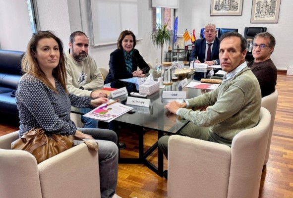 Sindicatos docentes convocan protestas el martes tras una reunión 