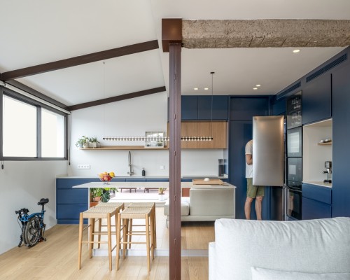 La casa elegante, atrevida y llena de color en Murcia que tiene el paisaje en su interior