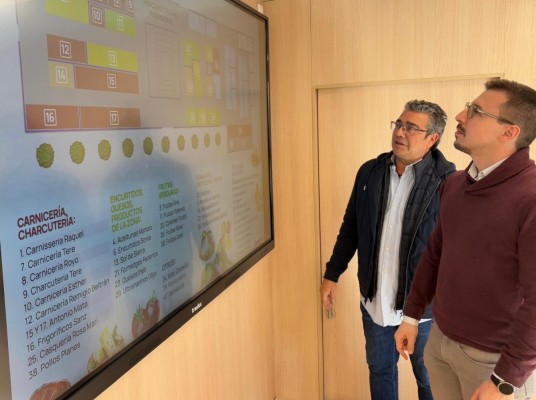Castelló facilitará la adaptación al mercado provisional de Santa Clara con nuevos paneles informativos