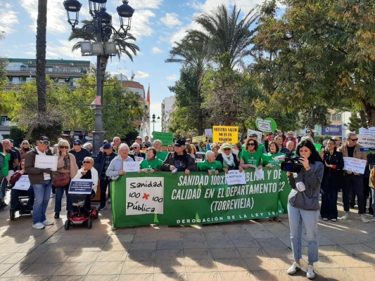 Pitada en Torrevieja en defensa de la sanidad pública