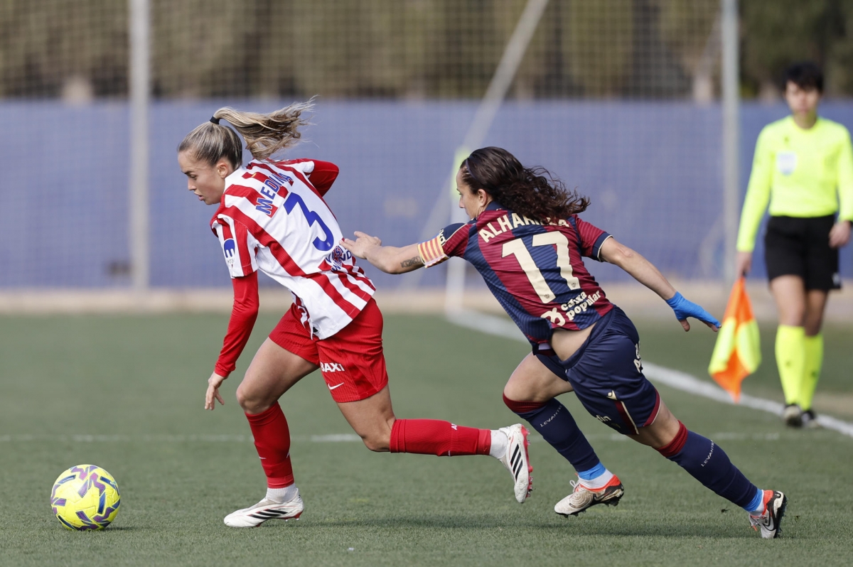 Un córner retrasa la salida del descenso del Levante UD