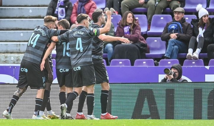 El Castellón firma una goleada histórica en Zorrilla y duerme como líder